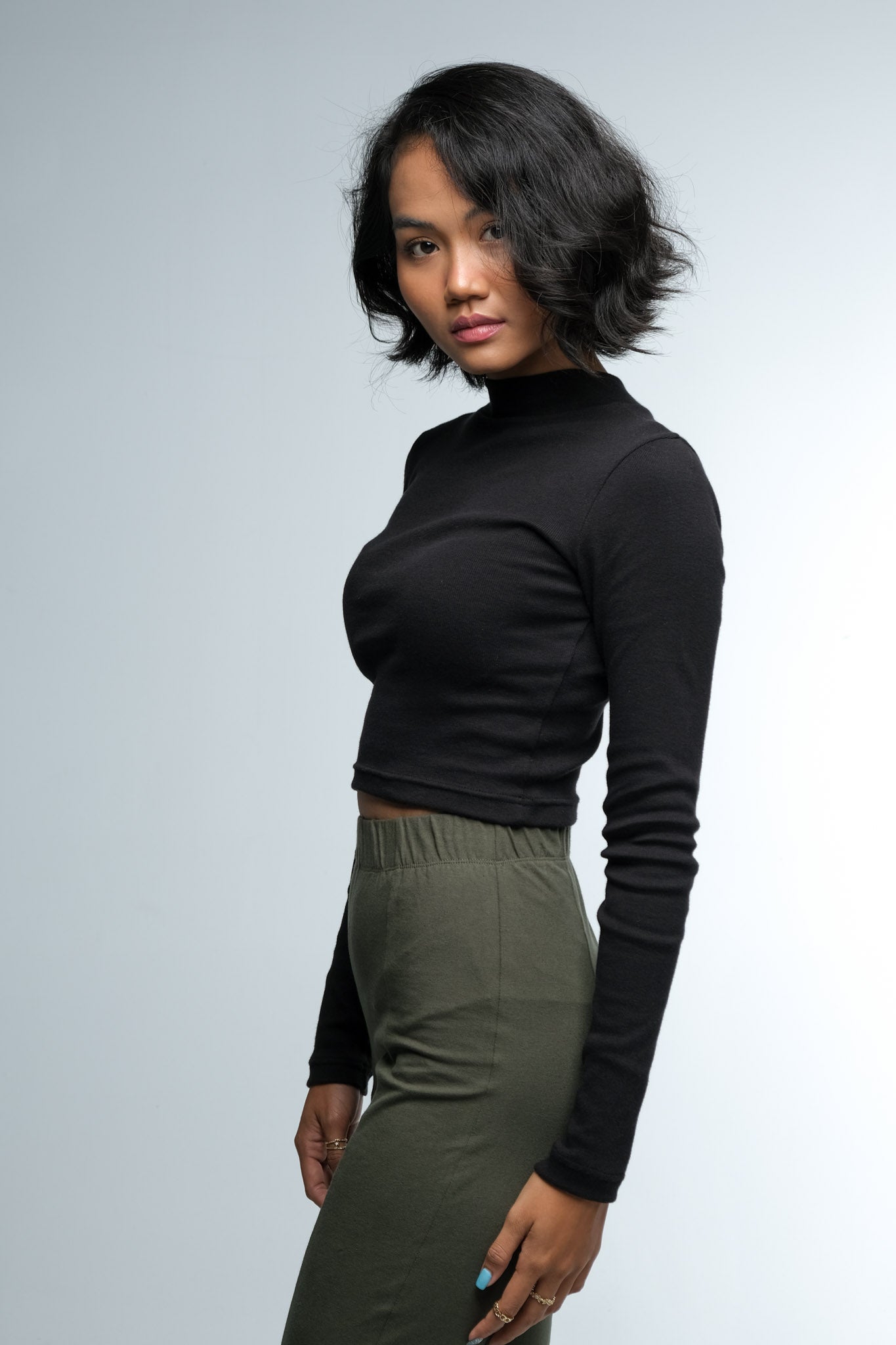 boupha mock neck crop top