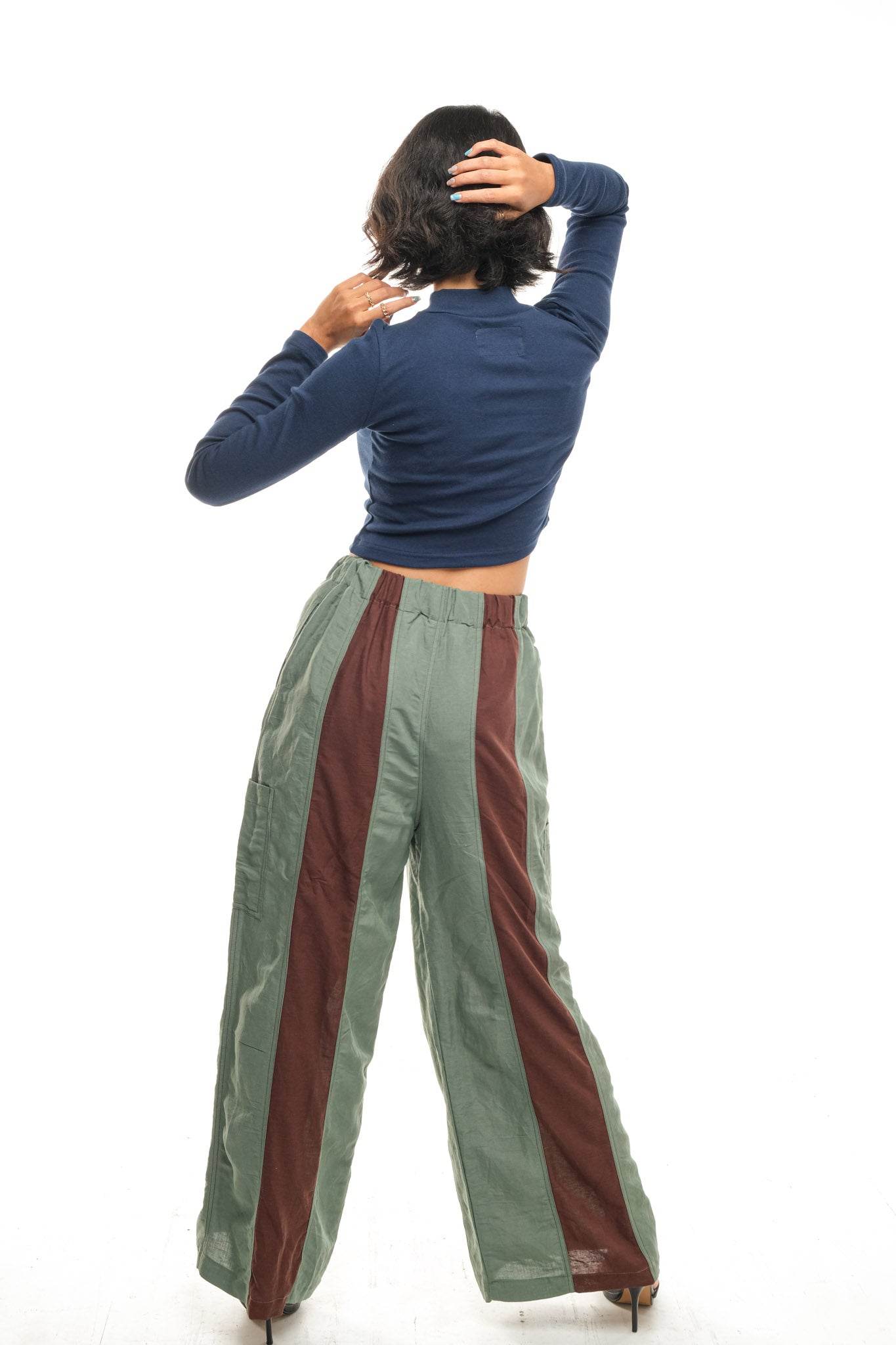 boupha mock neck crop top