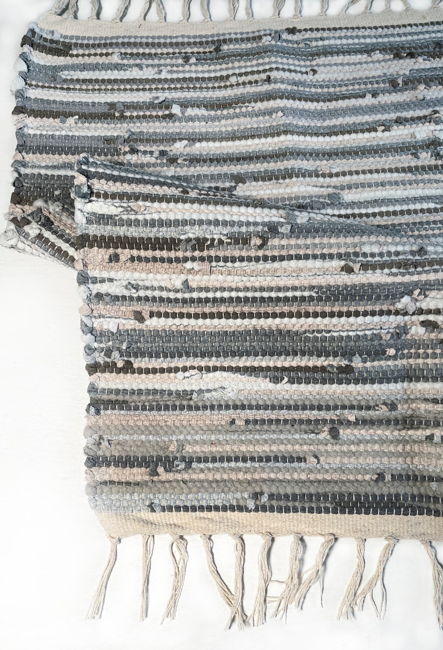 nimol handwoven rug with ties - black and white tones